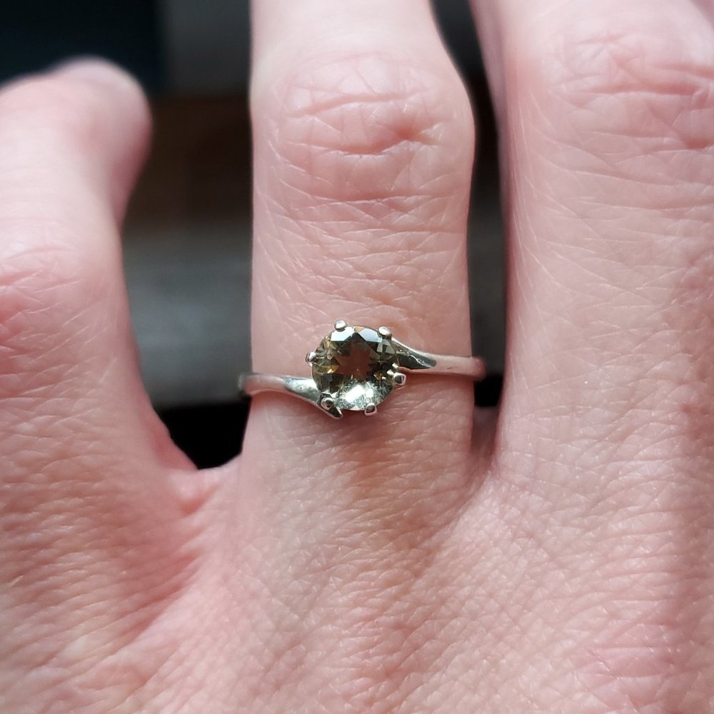 Size 7 925 Sterling Silver Round Smoky Quartz Ring